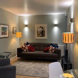 https://2-bedroom-apartment-in-the-heart-of-the-old-town.edinburghhotelsuk.org